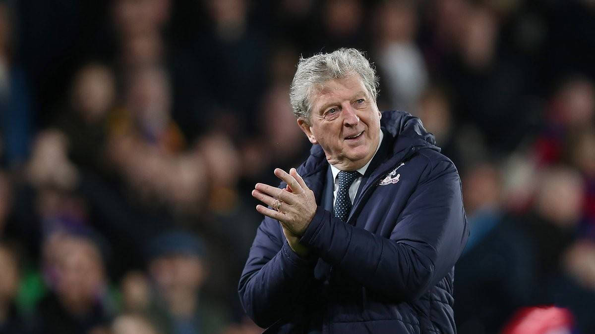 关于深圳男篮训练开放日，加时末段官宣签约引欢呼，英超在即，医务组通报恢复的信息