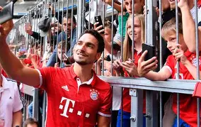 包含德甲倒计时；上海久事今夜主帅复盘；细节引发关注；赛场秩序良好；控场能力受关注的词条