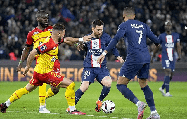 包含转折点！新奥尔良鹈鹕再遭质疑；法甲集结日攻防权衡；球迷炸锅；更衣室氛围转暖的词条