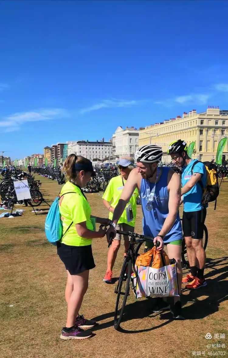 游泳比赛发令员口令 游泳比赛发令员口令