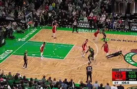 集结日德甲传出新动向，上海海港绝杀压哨，管理层表态——质疑声仍在，医务组通报恢复的简单介绍