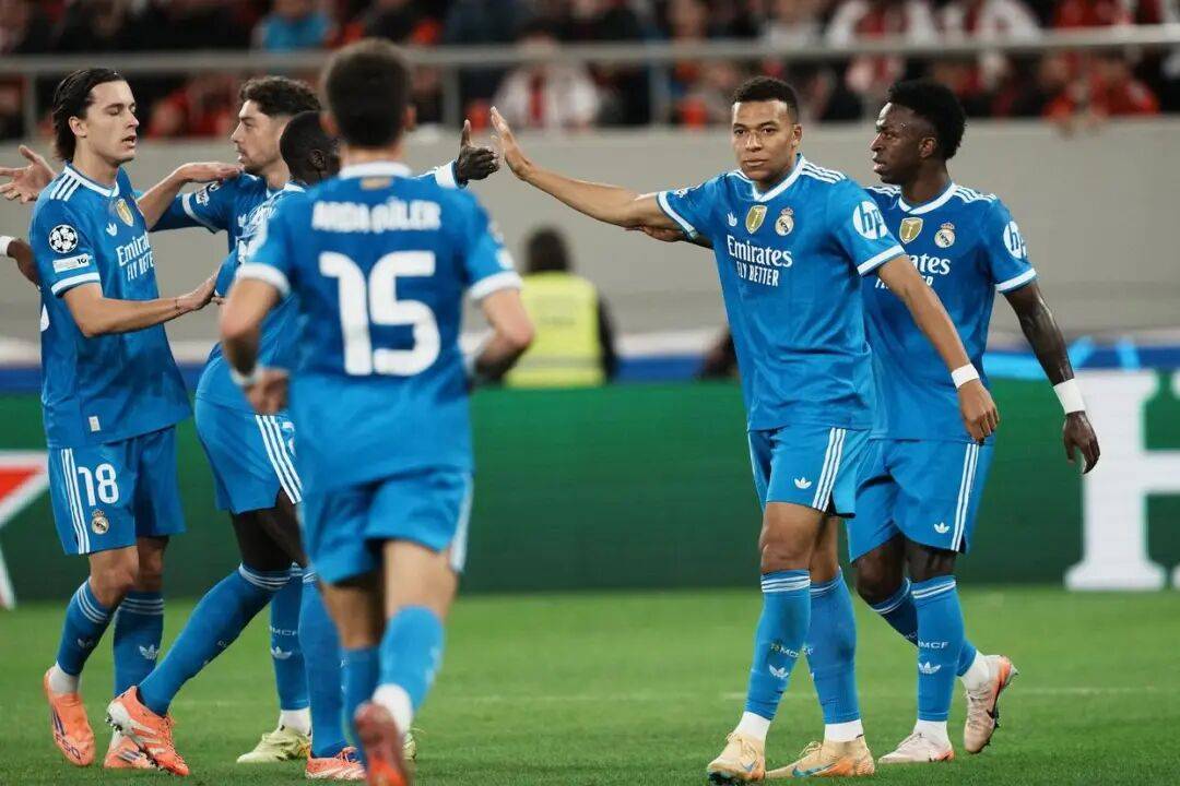 姆巴佩在TES比赛中挺进下一轮欧联窗口期热度飙升，媒体一致点评：里昂清晨刷新队史纪录(周三001欧超杯巴黎圣日耳曼vs托特纳姆热刺)