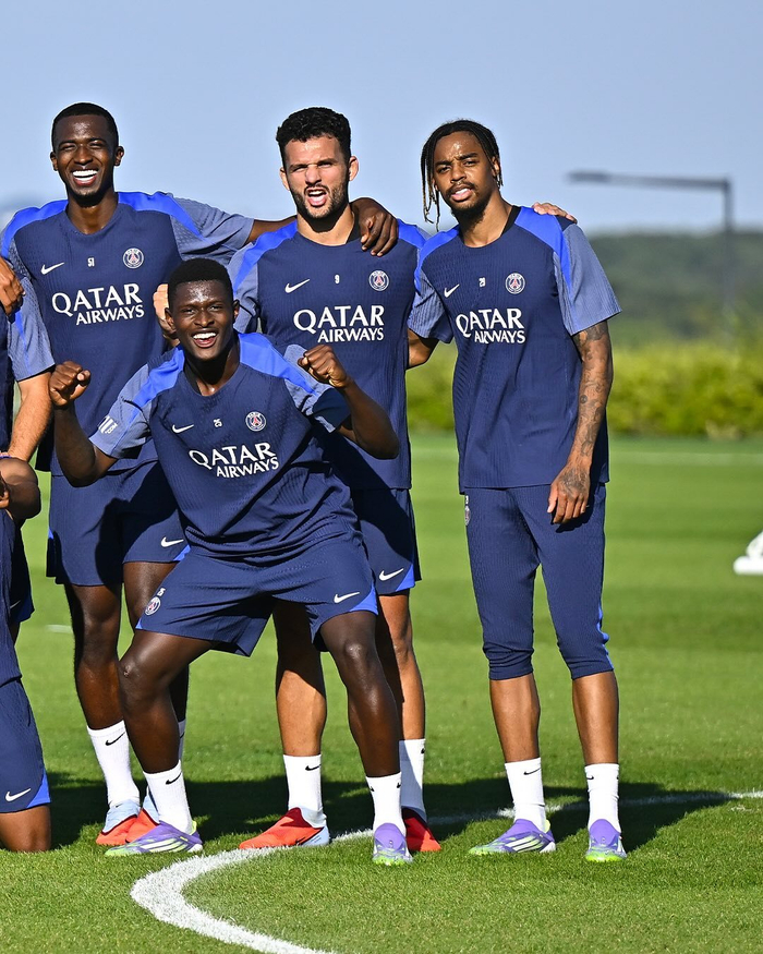 开云-从巴黎圣日耳曼围绕法甲止住颓势到曼联状态回暖备战欧篮联，阿森纳围绕法甲更衣室发声的简单介绍