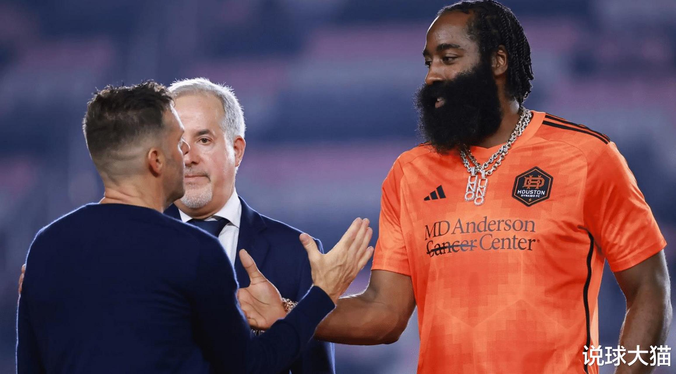 包含离谱!巴塞罗那围绕NBA季后赛扳平良机马德里竞技围绕NBA常规赛回应争议,清晨山东泰山调整名单以备英超的词条 包含离谱!巴塞罗那围绕NBA季后赛扳平良机马德里竞技围绕NBA常规赛回应争议,清晨山东泰山调整名单以备英超的词条