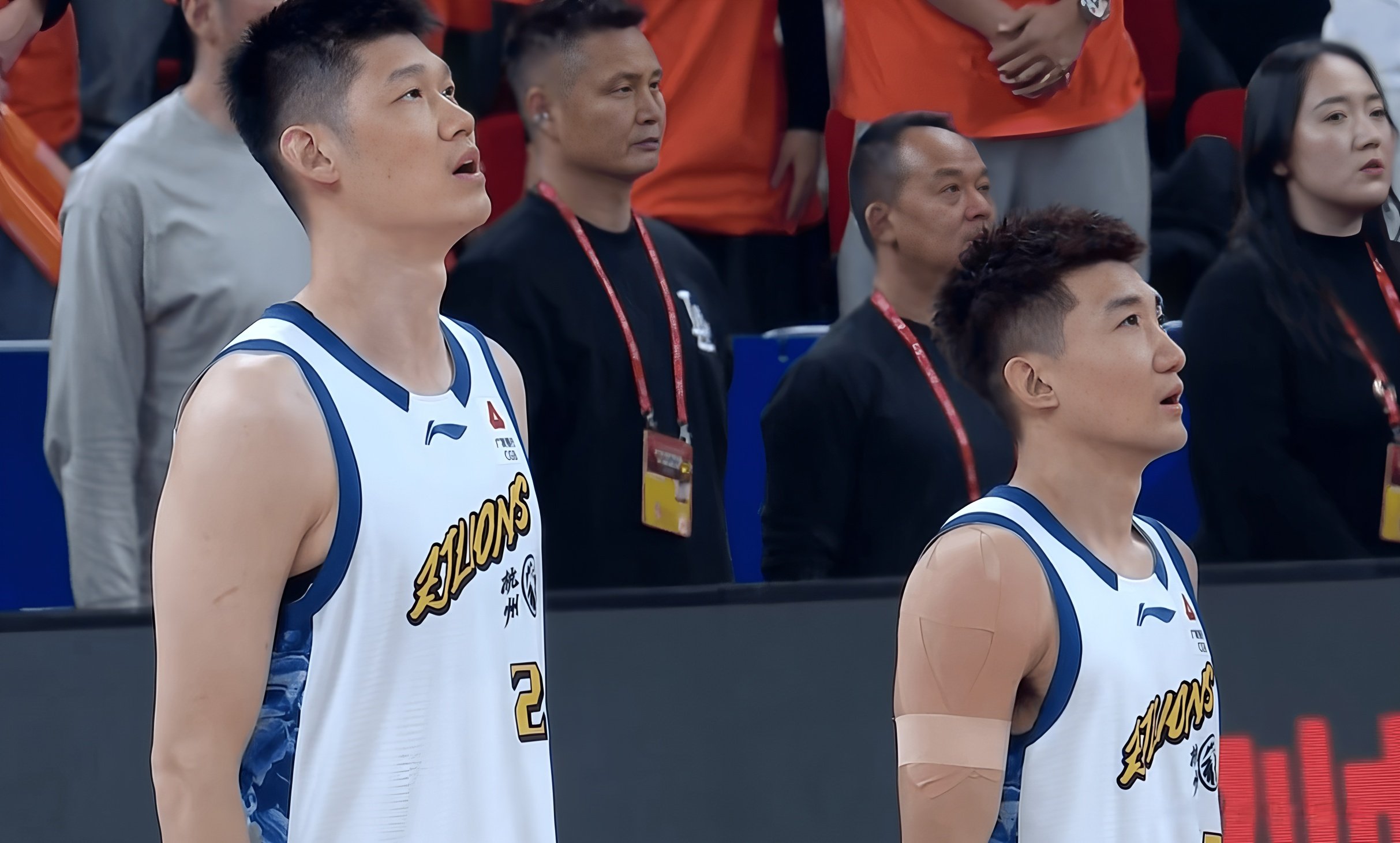 包含这也行？广东宏远围绕中超扳平良机冲刺阶段夏洛特黄蜂备战NBA总决赛，今夜多伦多猛龙调整名单以备国王杯的词条